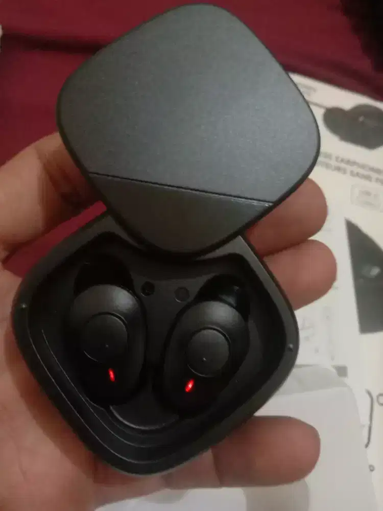 Headset TWS wireless MINISO. kondisi 100% fullset, baru. cek sepuasnya