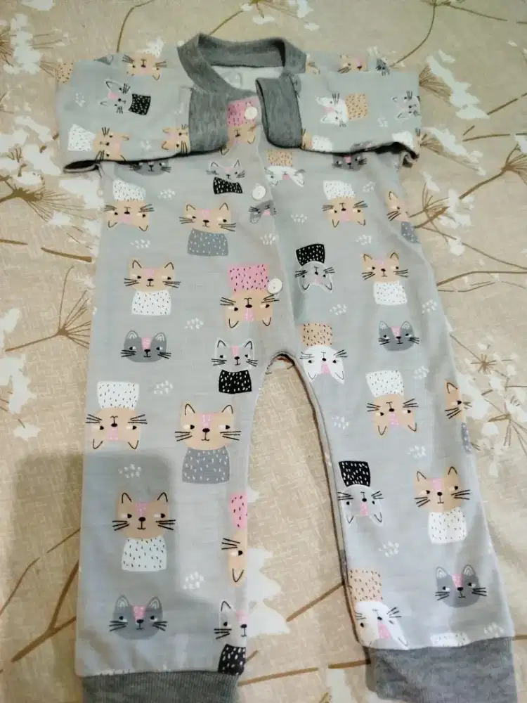 Baju bayi sleepsuit motif