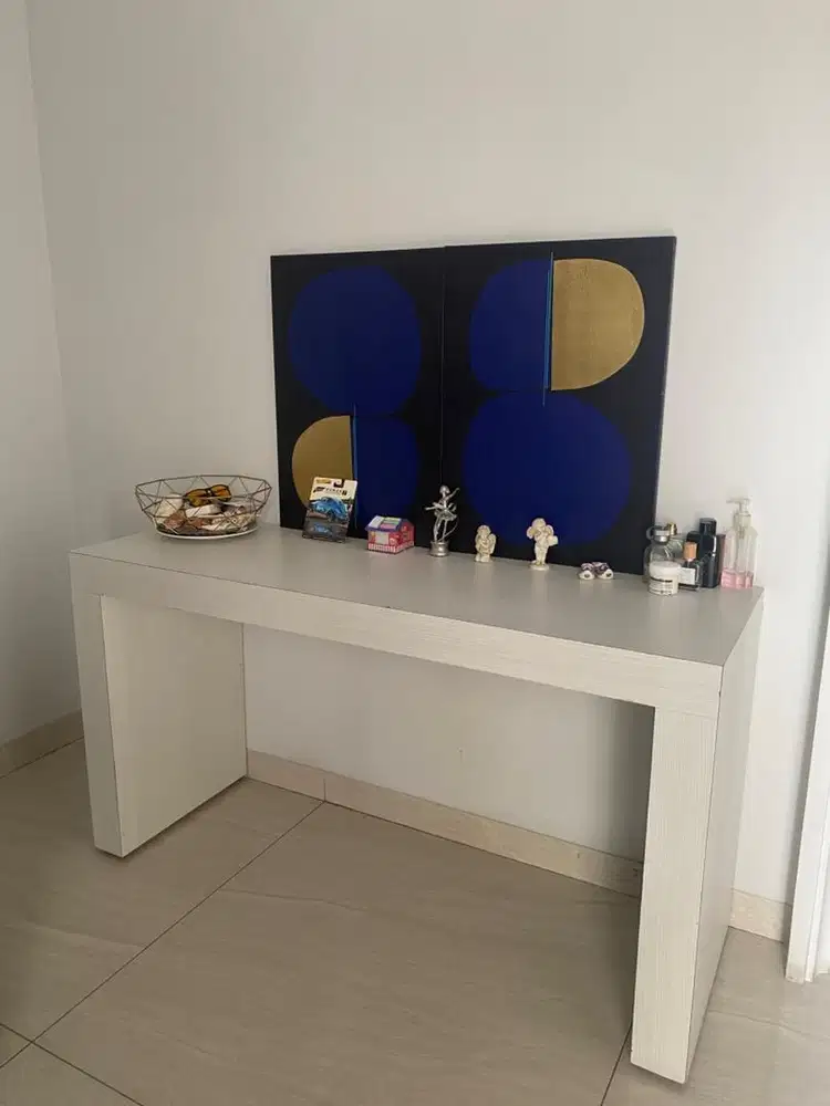 Meja console minimalis