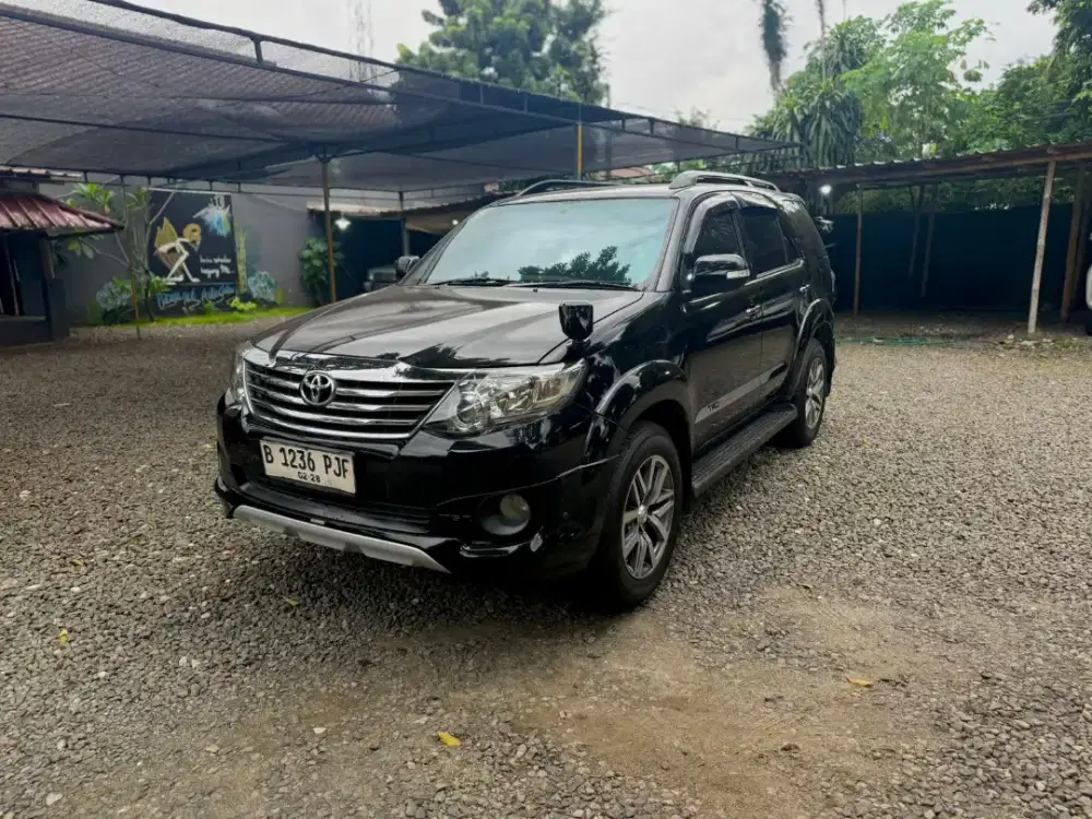 TOYOTA FORTUNER G TRD BENSIN AT 2013 PRIBADI