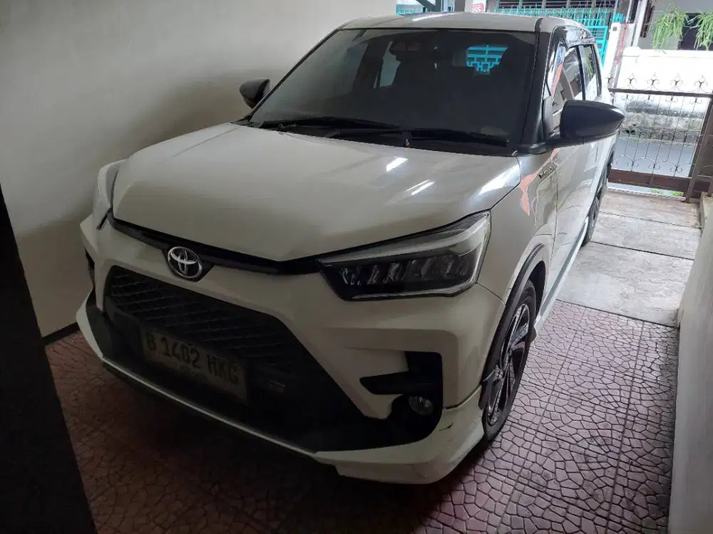 Dijual Toyota Raize GR TSS one tone white NIK 2022, Sangat terawat