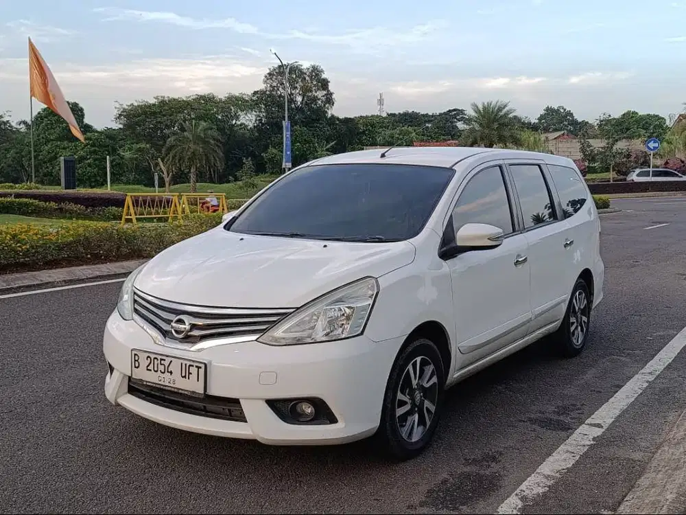 GRAND LIVINA XV AT 2017