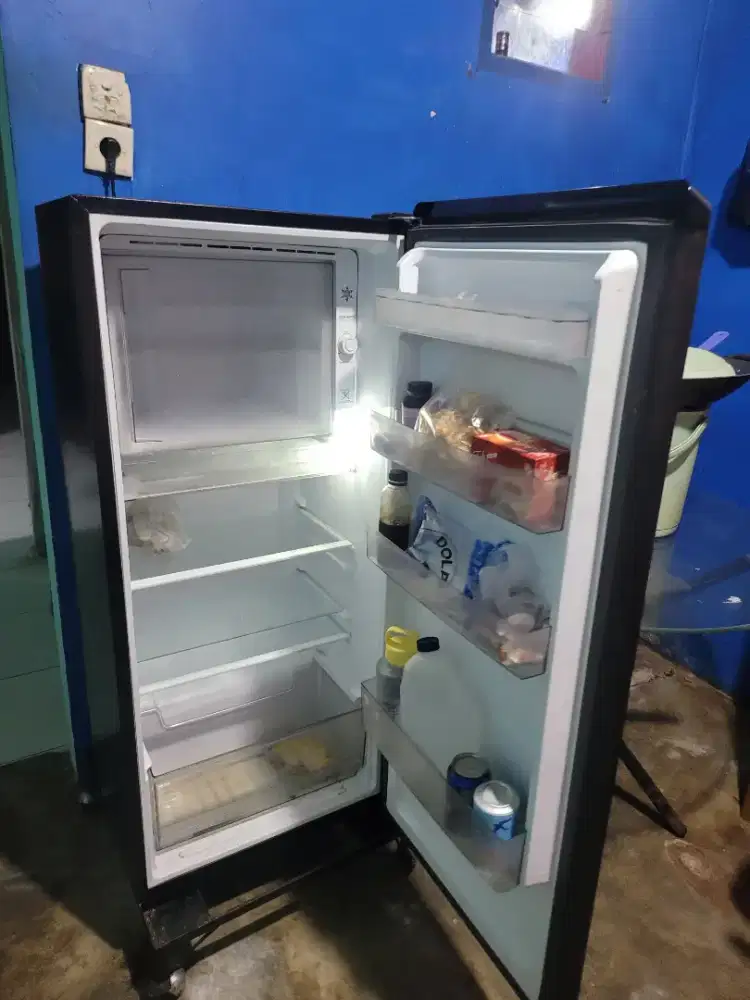 Di Jual Kulkas AQR - D225