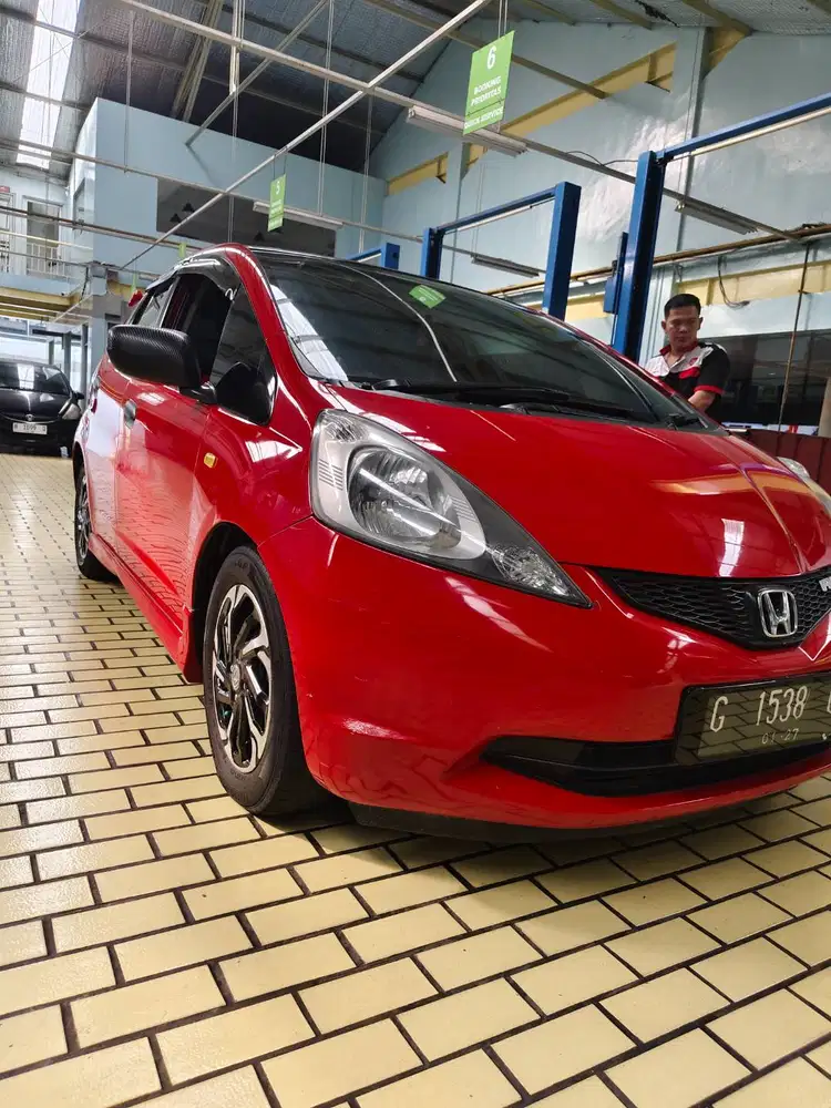 DIJUAL HONDA JAZZ MERAH FAVORIT 2009 – MATIC (Upgrade 2013)