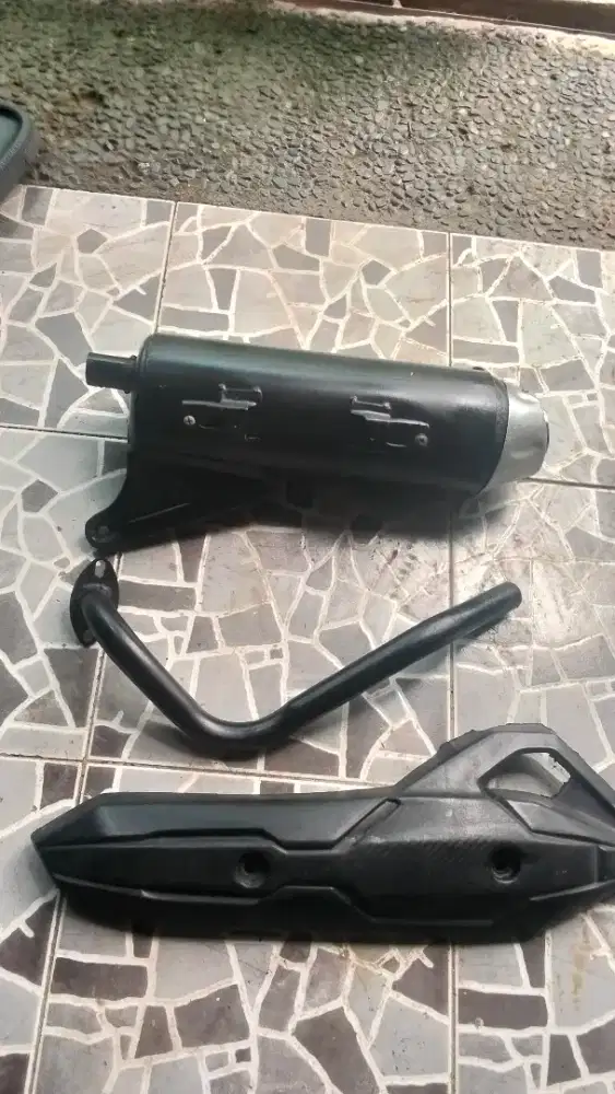 Knalpot racing untuk motor Honda matik