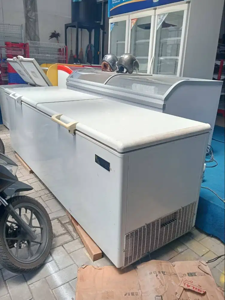 Freezer box bekas murah merk AQUA 1000L Orisinil