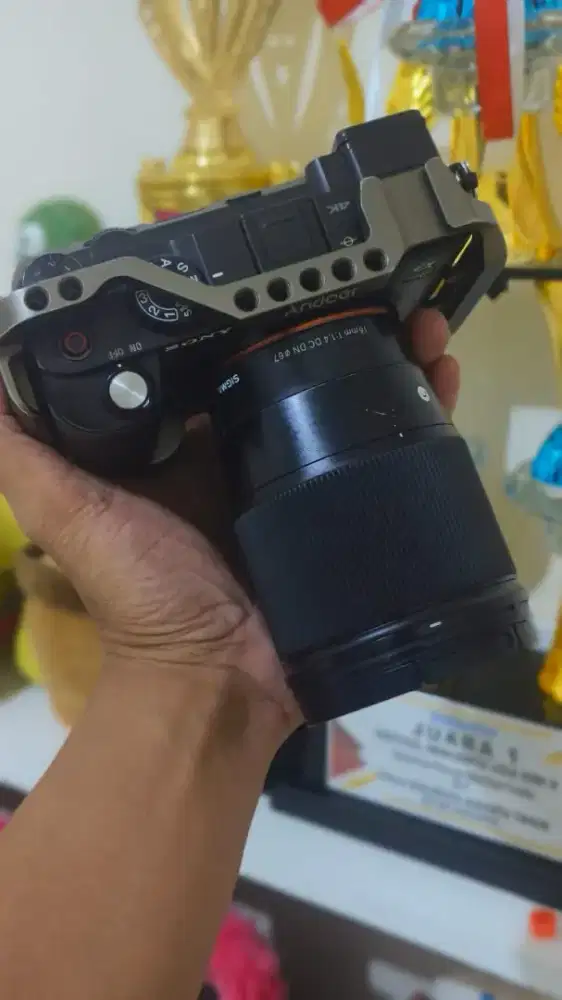 DI JUAL MURAH SONY A7C + LENSA SIGMA 16mm F1.4