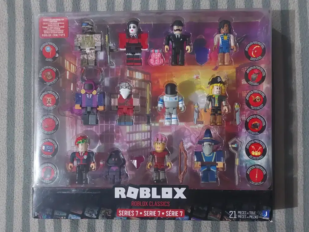 Roblox Classics Series 7 Action Figure 12-pack