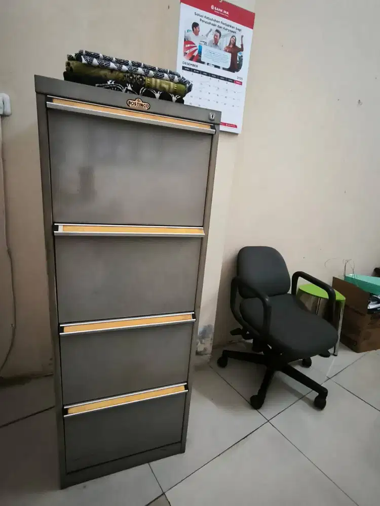 Di jual filling cabinet