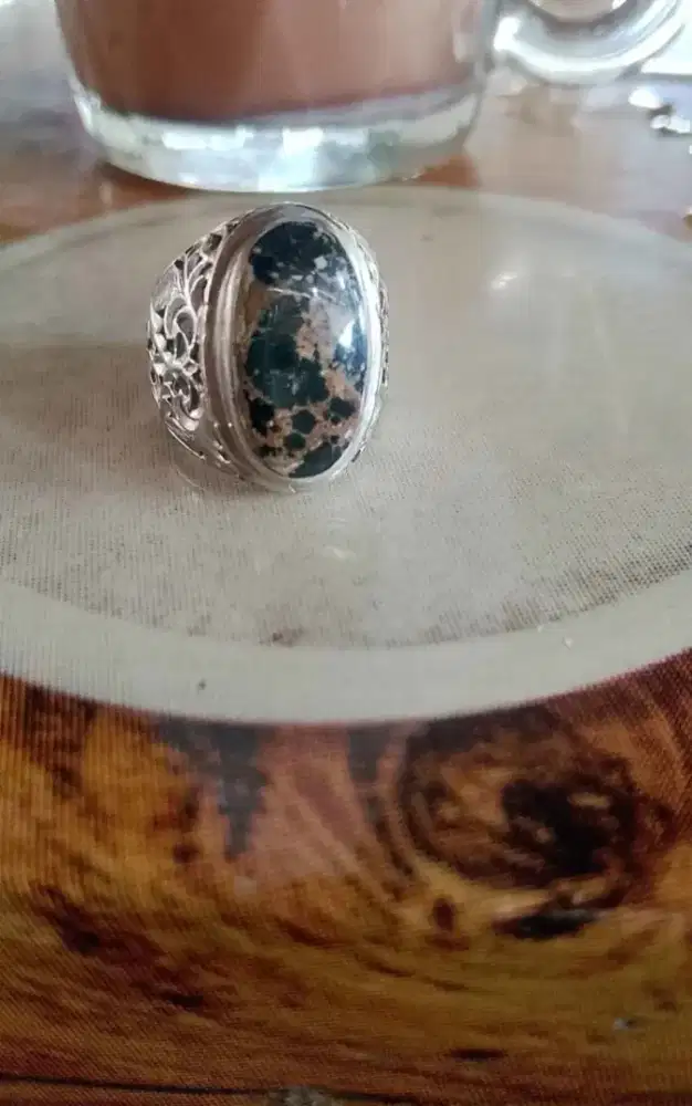 natural pirus persia hijau tua