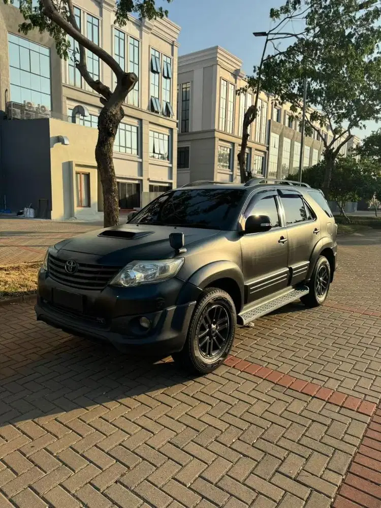 Dijual cepat Fortuner 2012 VNT AT