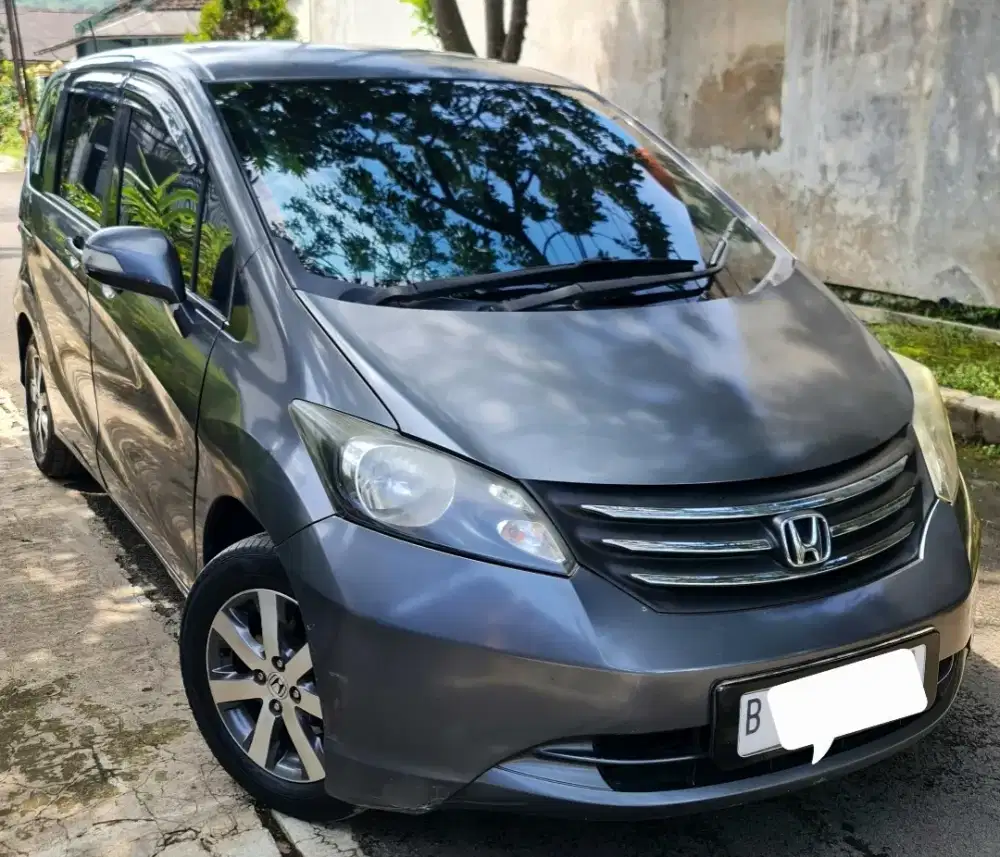 Honda freed 2010 psd ac digital type tertinggi