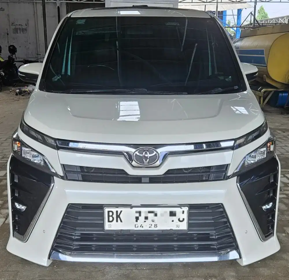 Voxy 2.0 matic 2018 Putih