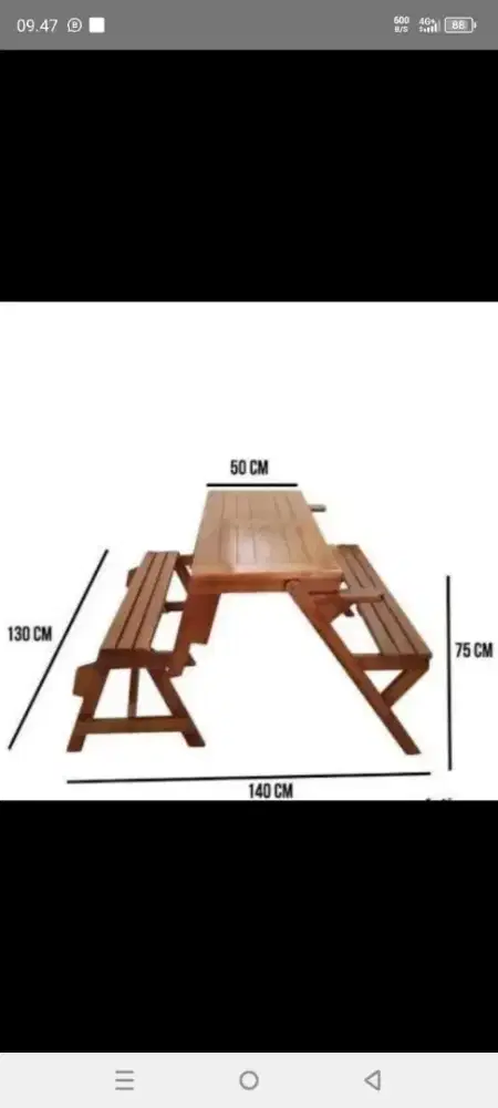 Meja multifungsi dapat menjadi meja makan juga menjadi bagku santai