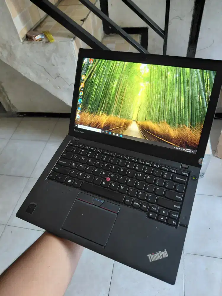 ThinkPad X250 i5 5300u/8/128ssd FHD