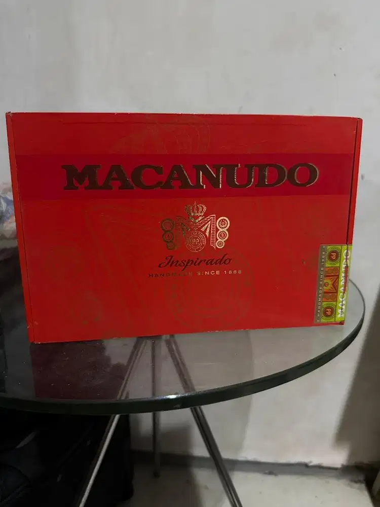 Box cerutu macanudo
