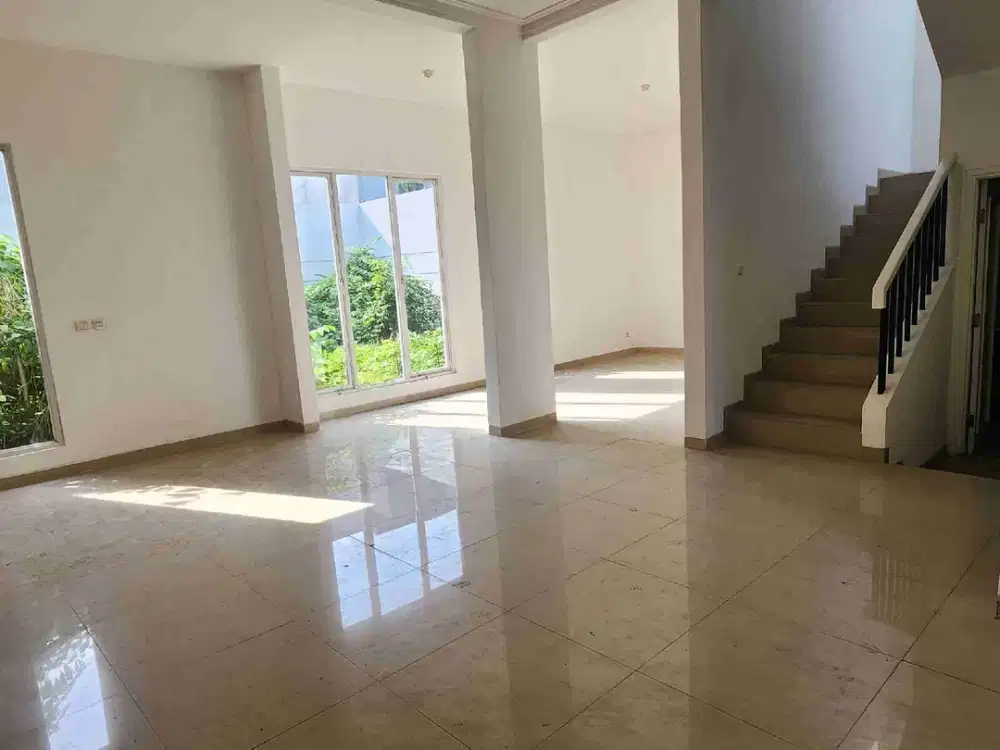 JUAL CEPAT !! Suvarna Sutera 2 lantai 300m2 area golf