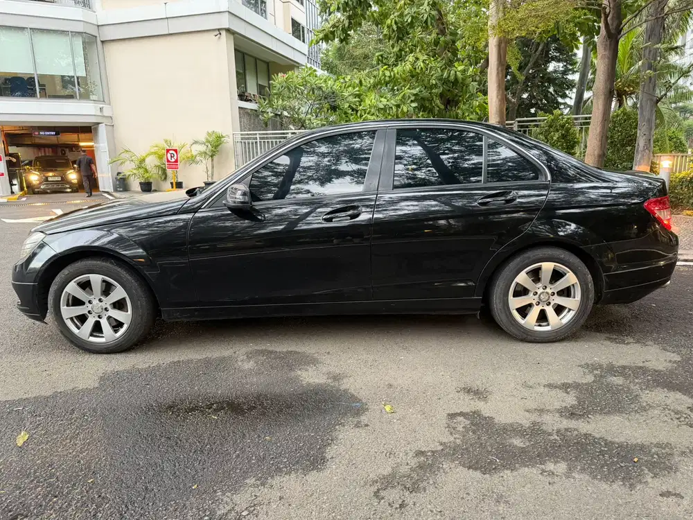 Mercedes-Benz C200 Kompressor 2010 Bensin