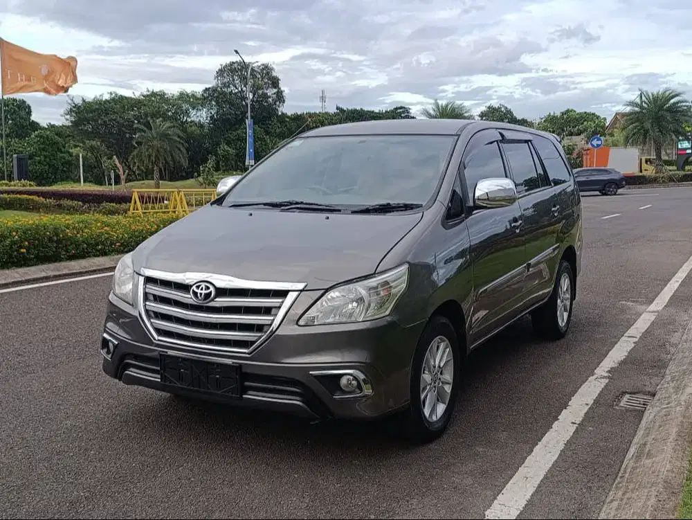 INNOVA G DIESEL AT 2012