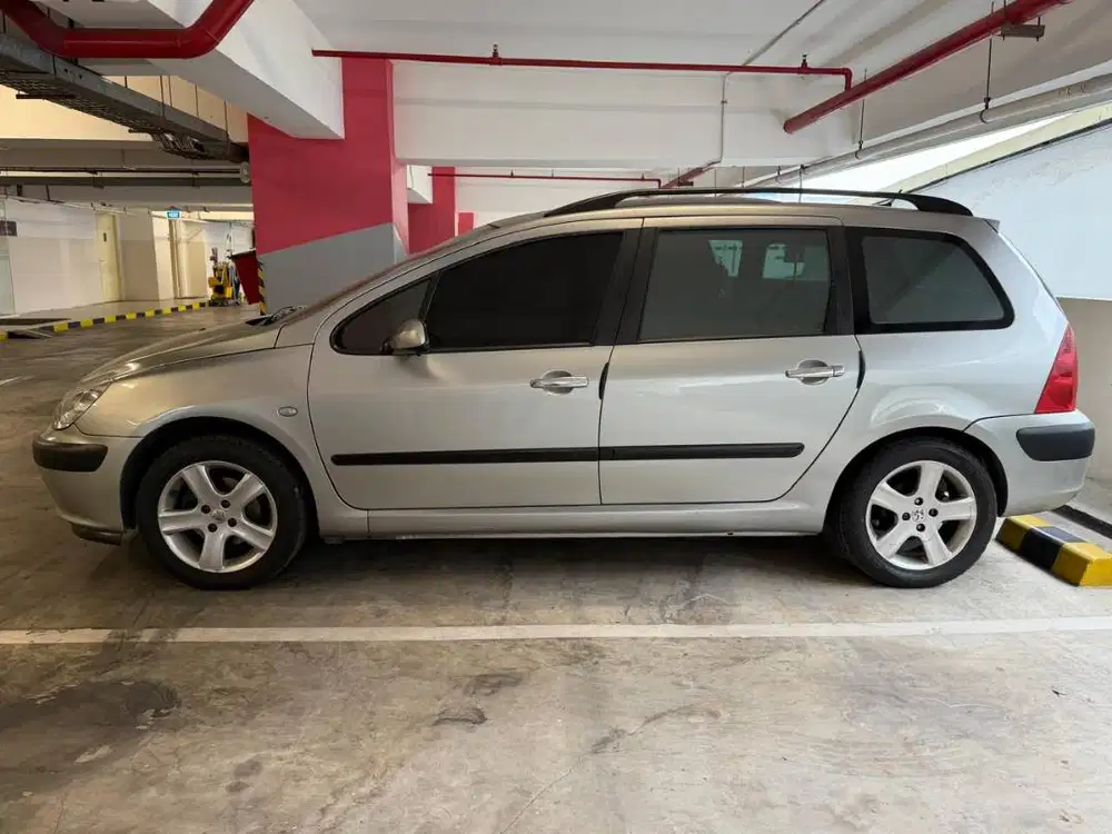 Peugeot 307 SW (2002)