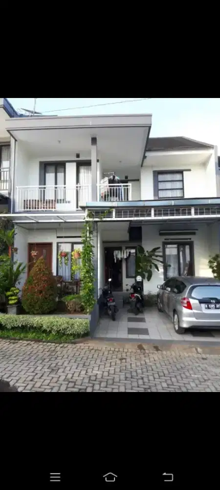 DI JUAL RUMAH 2 LANTAI banyumanik semarang