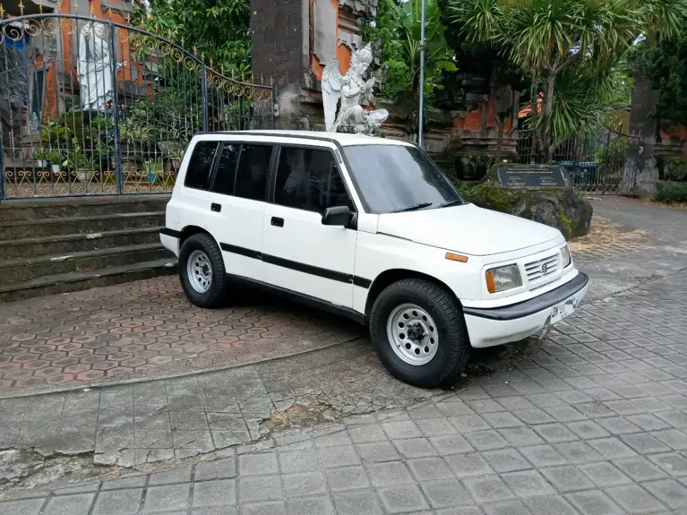 Suzuki Vitara 4x4 tahun 1993