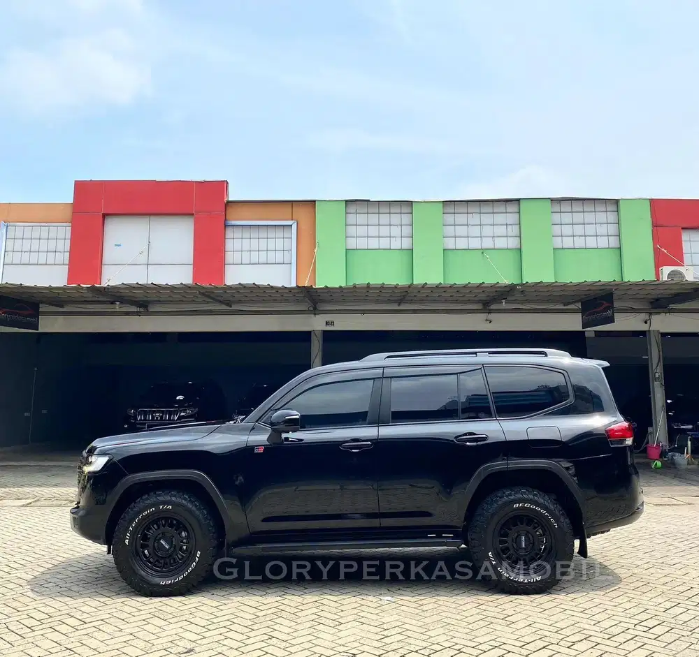 Toyota Land Cruiser 300 GR 2024 KM 8rb ANTIK Toyota LC300 LC 300