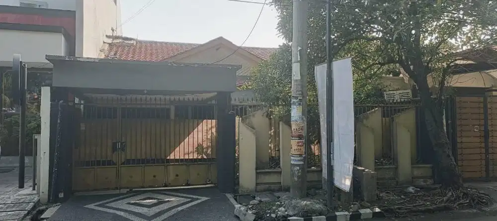 Dijual Cepat Rumah 2 Lantai Komersial Raya Sukomanunggal Jaya 10x30m