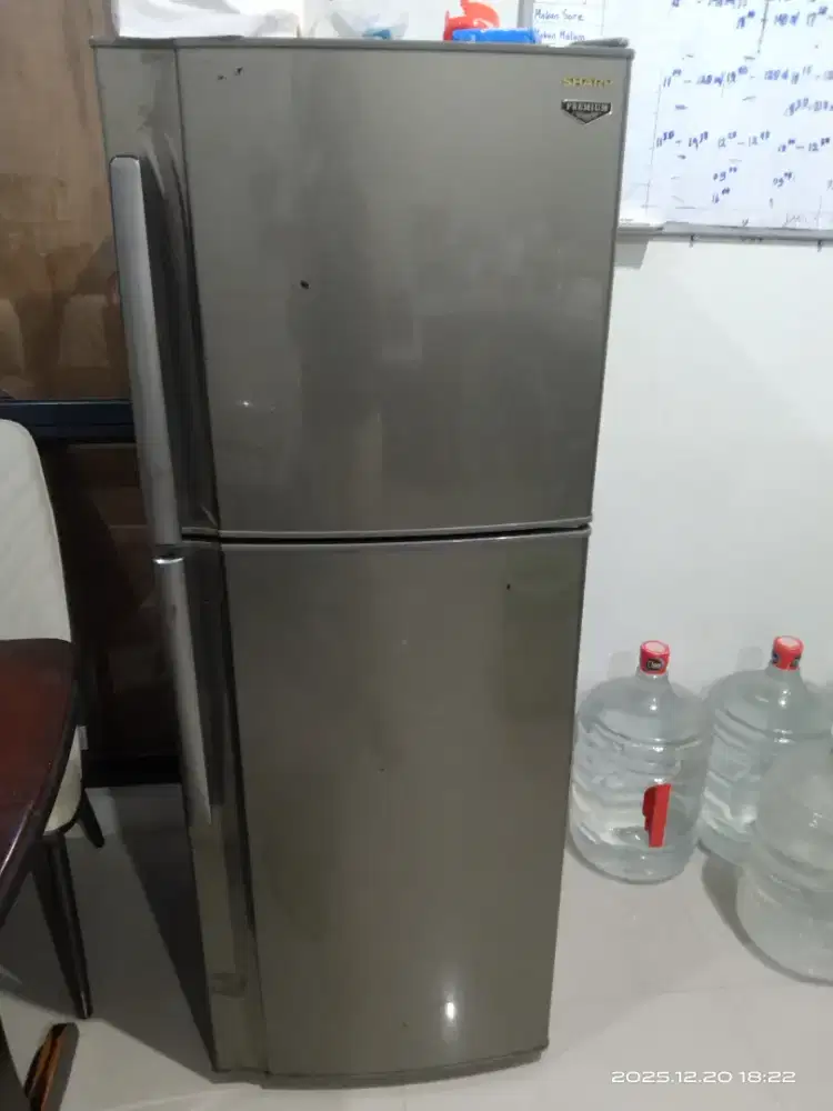 Kulkas sharp 2pintu