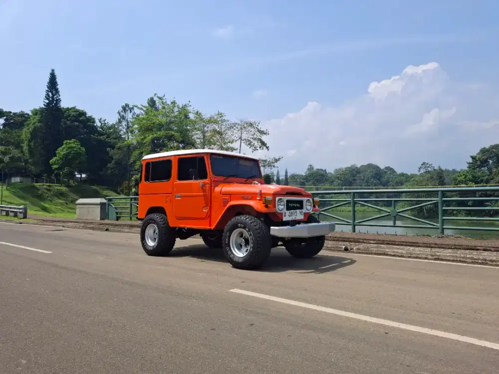 Hardtop thn 81 bensin mesin sehat cat baru 4x4 aktif