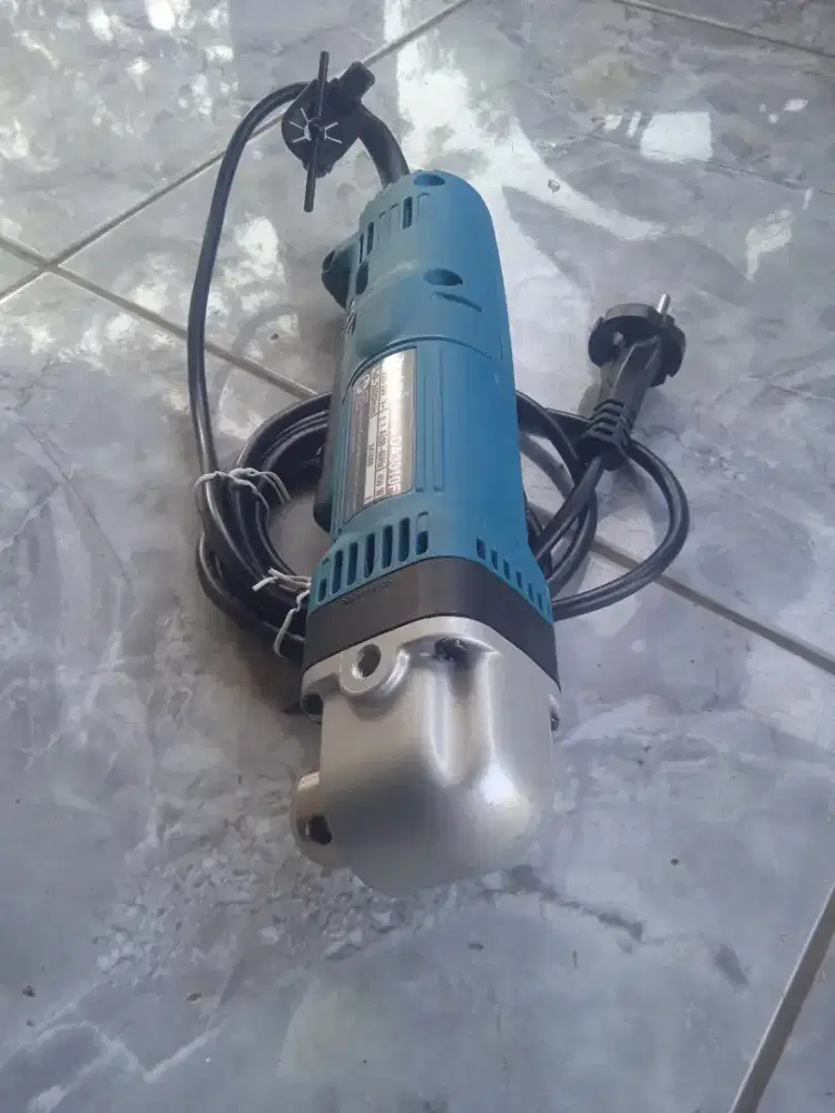 Bor sudut makita DA3010F