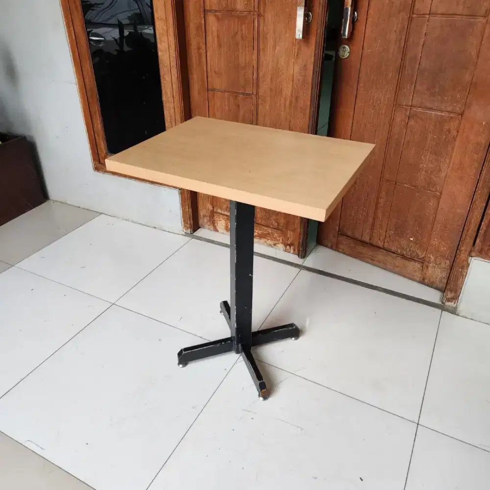 Meja ex Cafe - Meja ex Restaurant M12