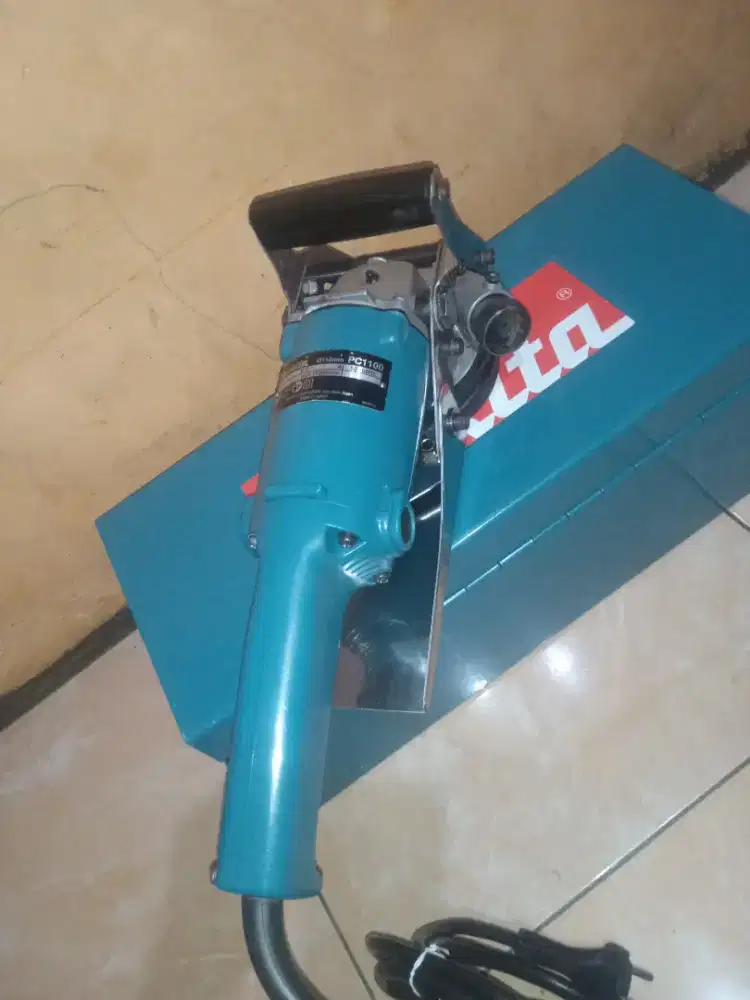 Grinda sesek Makita PC 1100