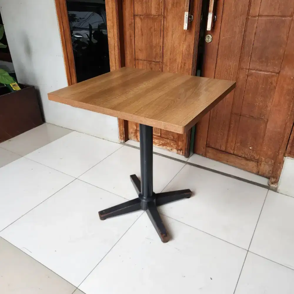 Meja ex Cafe - Meja ex Restaurant M5