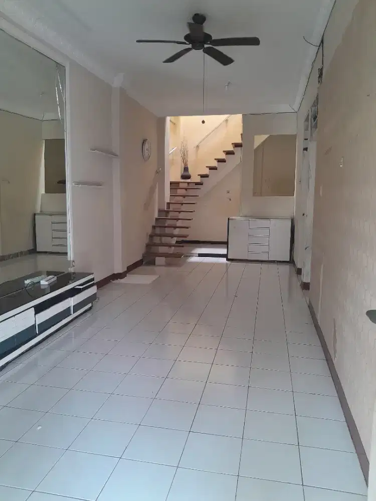 Dikontrakan rumah semi furnish