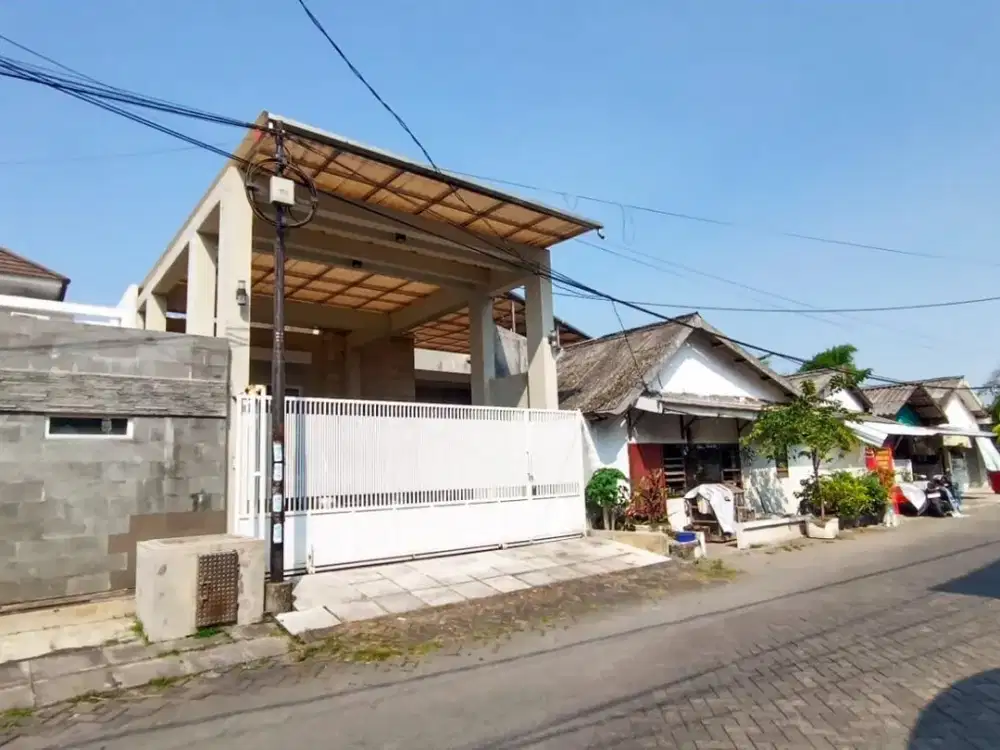 Rumah di Kertomenanggal