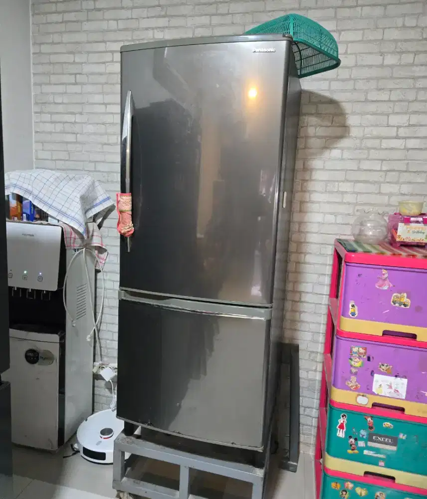 Kulkas 2 Pintu Panasonic Freezer Bawah