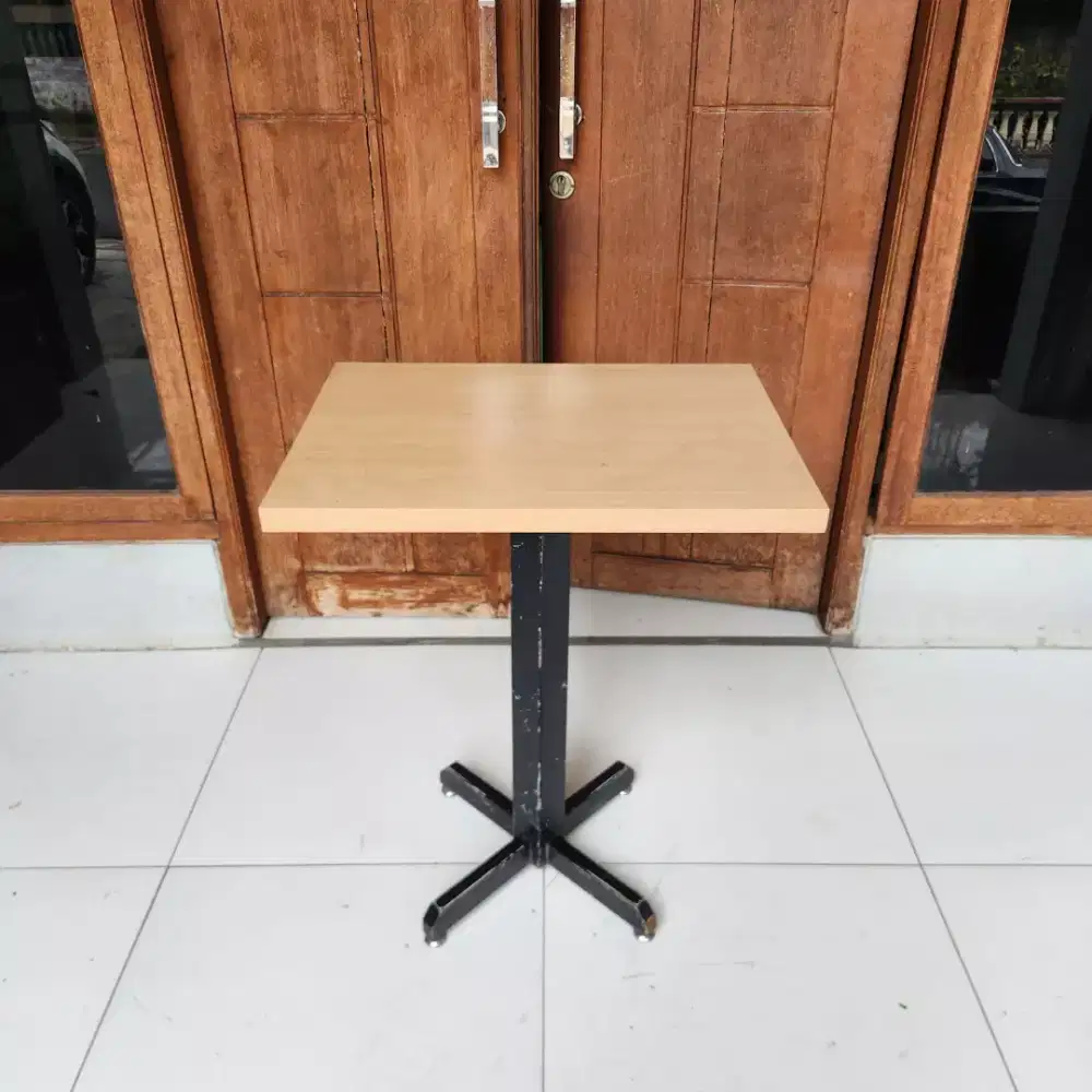 Meja ex Resto - Meja ex Cafe M12