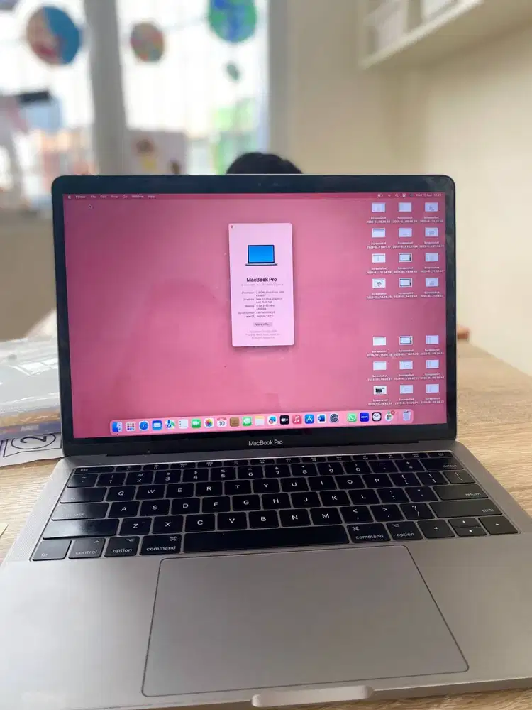 Macbook Pro 2017 8/256GB