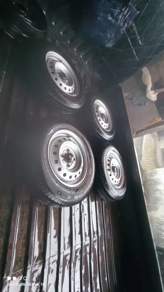 Velg r13 +ban Nik 0925