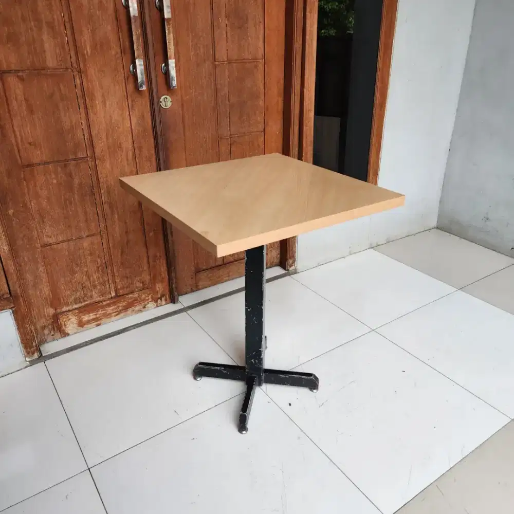 Meja ex Cafe - Meja ex Resto M11