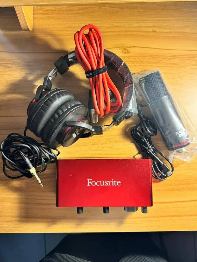 Focusrite Scarlet 2i2 Studio 3rd Gen Bundle