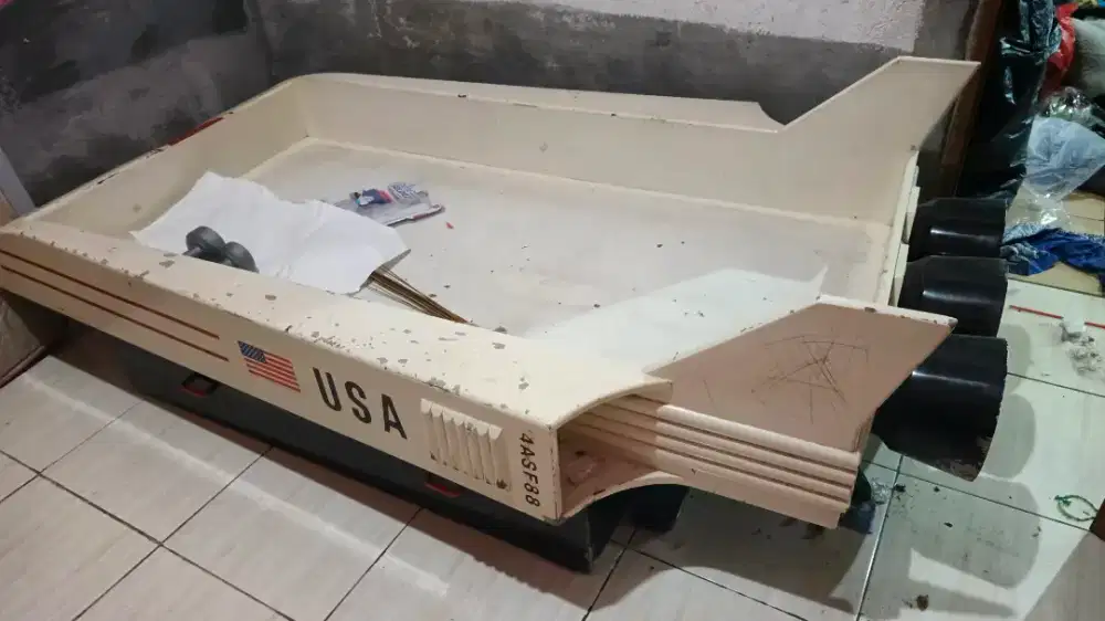 Dipan anak model pesawat