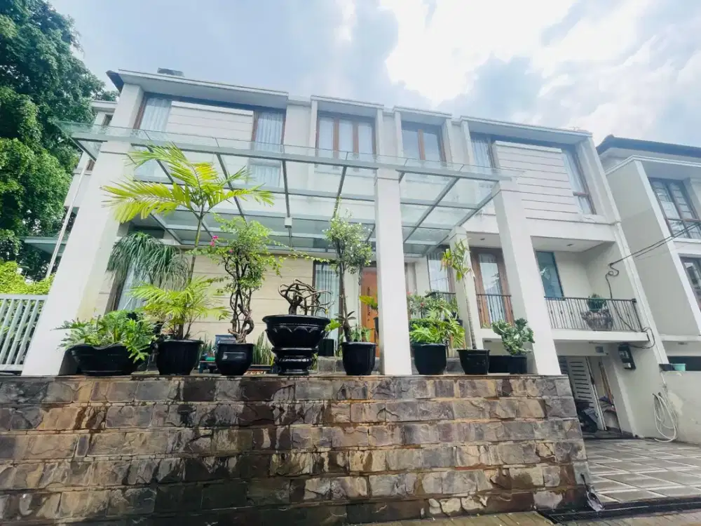 Rumah Modern dengan Private Pool di Ampera Jakarta Selatan