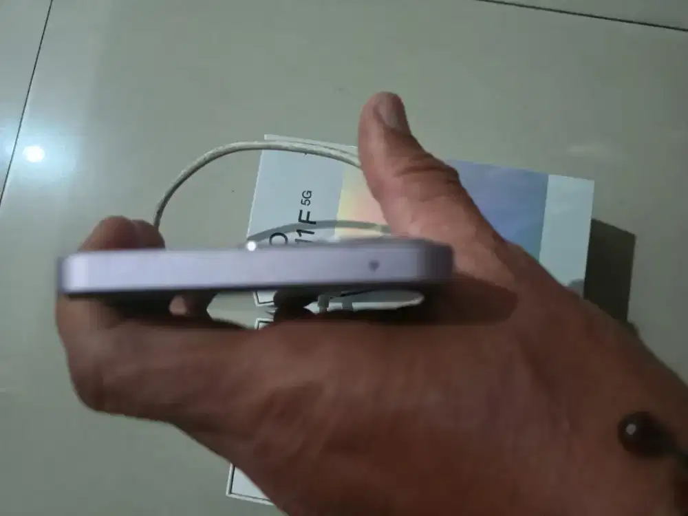 Jual HP Oppo Reno 11 F 5G barang lengkap , belum pernah service, mulus