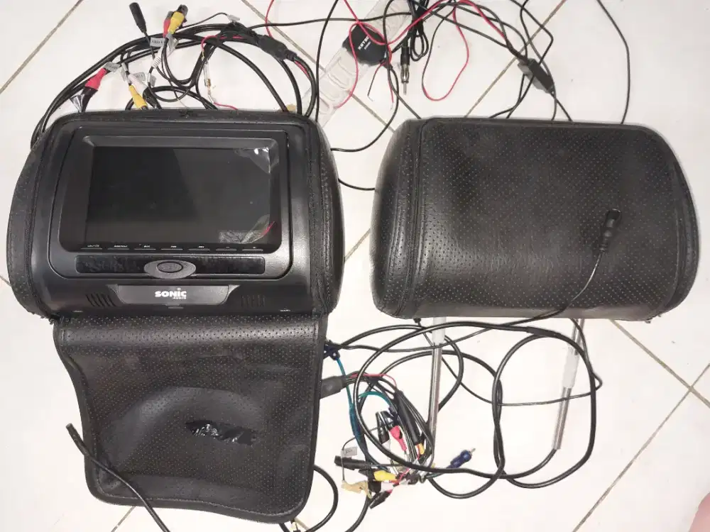Headrest Monitor Universal TV, DVD, USB, Sonic Audio Nyala Normal baik