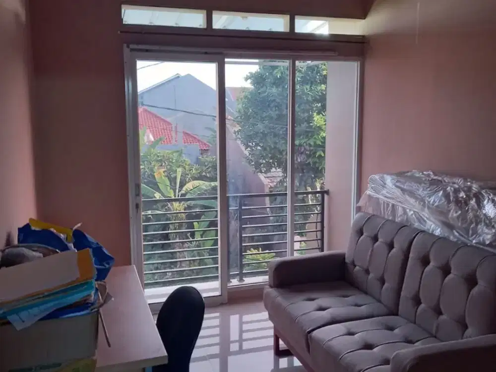 Dijual Rumah Strategis dan Nyaman 2 Lantai di Jati Mekar