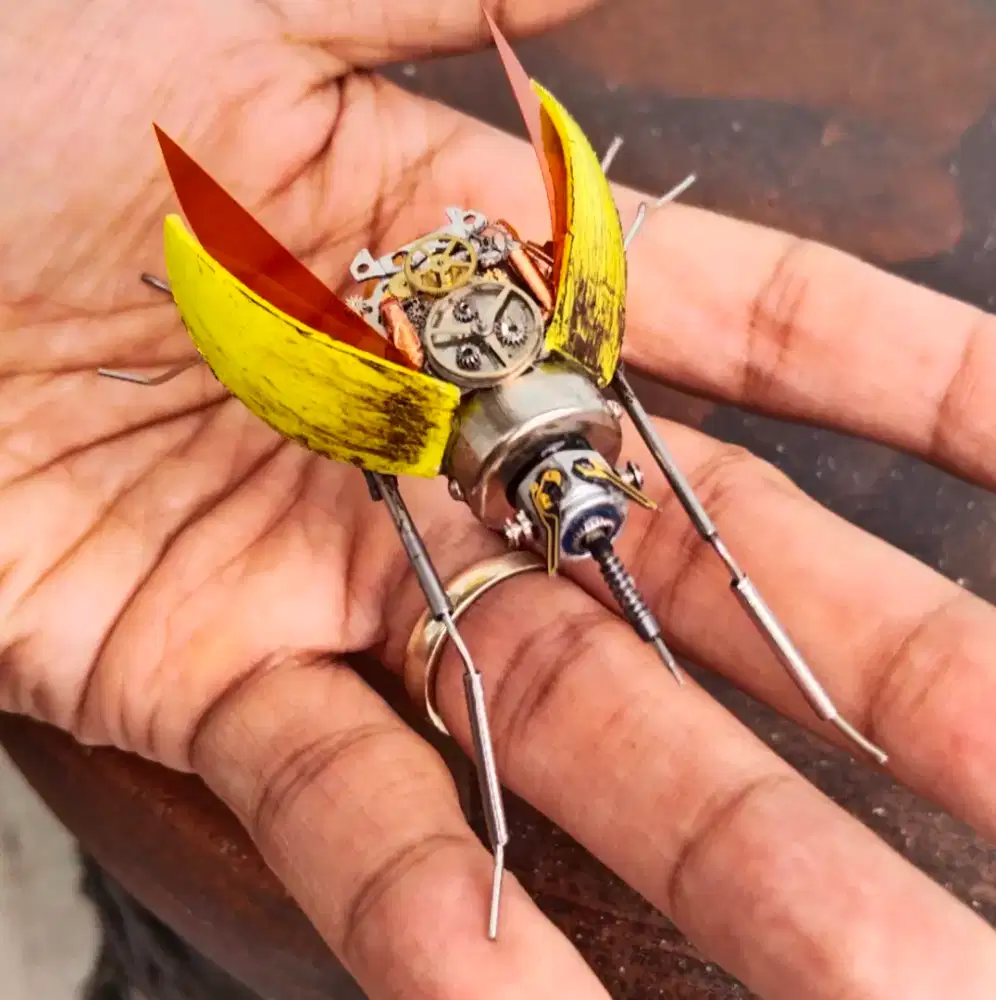 Robot mesin steampunk insect bekas jam lampu lawas vintage antik