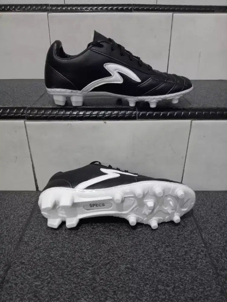 Sepatu bola kulit asli insole jahitan