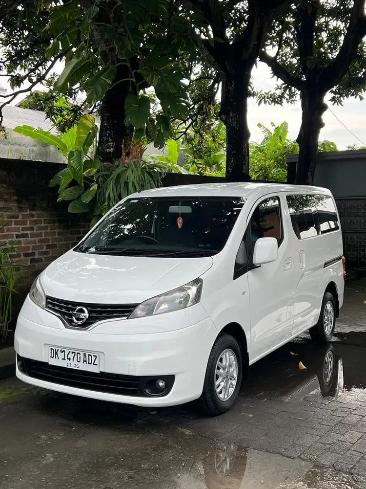 Evalia xv matik km 40rb 2013